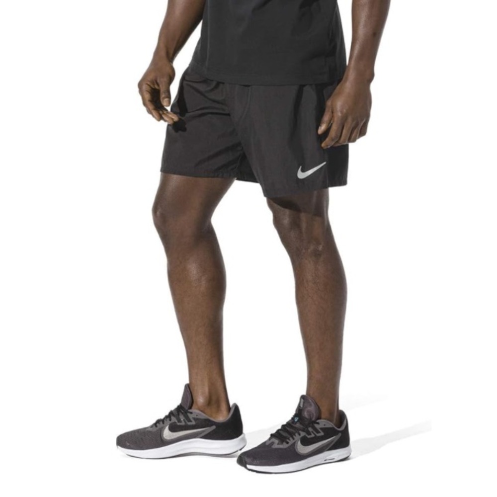 Nike Men’s Dri Fit 7’ Running shorts in black